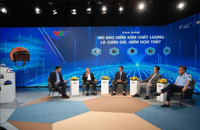 Mũ bảo hiểm giá 30.000 - 40.000 đồng: Lá chắn giả, hiểm họa thật - Ảnh 1.