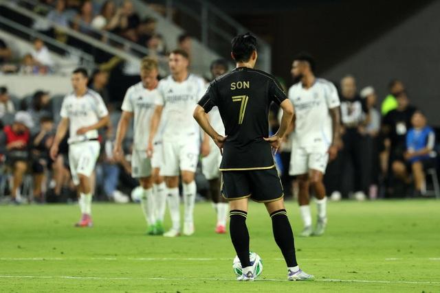 Son Heung-min bất lực vì cột dọc, theo chân Messi không nếm hương vị chiến thắng ngay sân nhà- Ảnh 1.