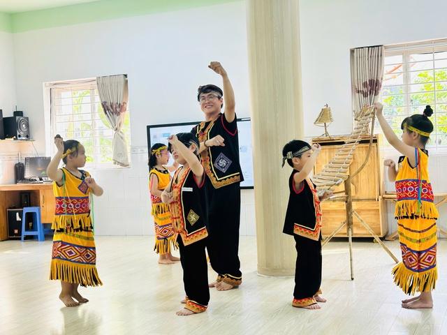 Sao lại cười chàng trai duy nhất trúng tuyển khoa Giáo dục mầm non? - Ảnh 2.