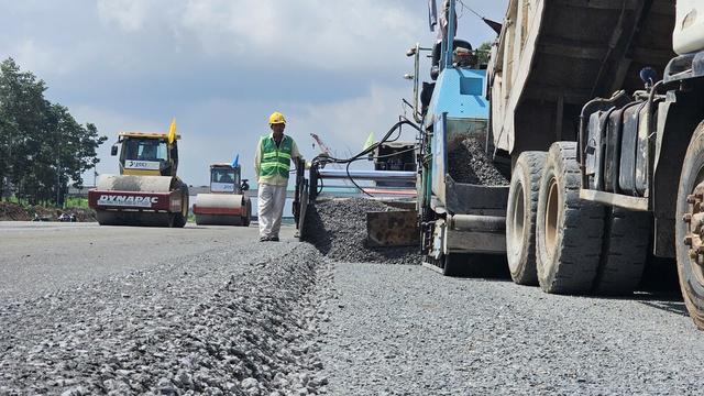 Giải 'nghẽn' đầu tư công ở Đồng Nai: Không để có tiền mà không tiêu được - Ảnh 2.