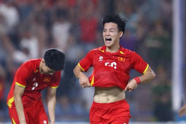 HLV Kim Sang-sik mong ngóng V-League tái xuất, vì một loạt lý do đặc biệt này… - Ảnh 1.