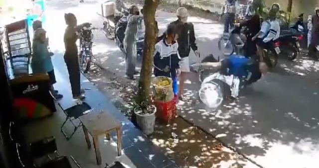 Quảng Trị: Làm rõ vụ việc học sinh bị 4 người lạ đánh ngoài đường- Ảnh 1.