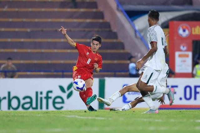HLV Kim Sang-sik dùng người thông minh, U.23 Việt Nam đánh bại Bangladesh: Trọn vẹn ngày ra quân - Ảnh 10.
