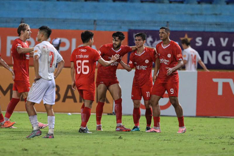 Lịch thi đấu V-League mới nhất: Đại chiến đua vô địch lẫn trụ hạng, sẽ có HLV ‘bay’ ghế! - Ảnh 1.