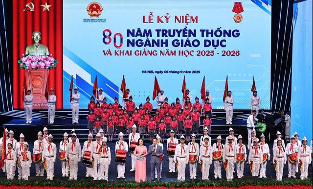 Kỷ niệm 80 năm truyền thống ngành Giáo dục và khai giảng năm học 2025-2026 - Ảnh 1.