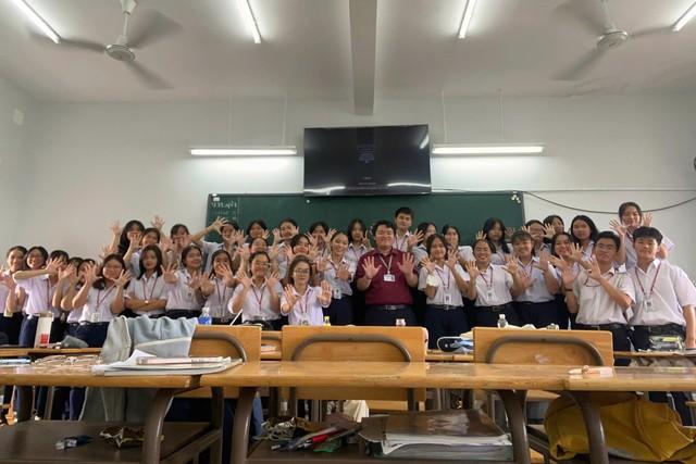 Thầy giáo Tây Ninh đạt IELTS 9.0: 'Luyện đề chỉ nên là giai đoạn cuối' - Ảnh 2.