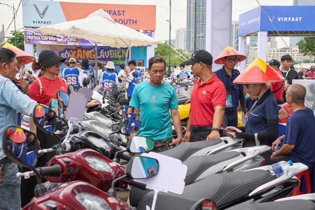 Phó Thủ tướng yêu cầu hỗ trợ tài chính cho người dân chuyển đổi phương tiện xanh - Ảnh 1.