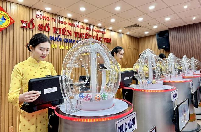 Xổ số kiến thiết Cần Thơ trả thưởng 486 vé trúng giải độc đắc- Ảnh 1.