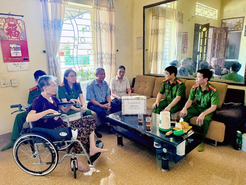 Giữ Tổ quốc bình yên: Từ 'khắc tinh' tội phạm đến người trưởng công an phường của dân- Ảnh 3.