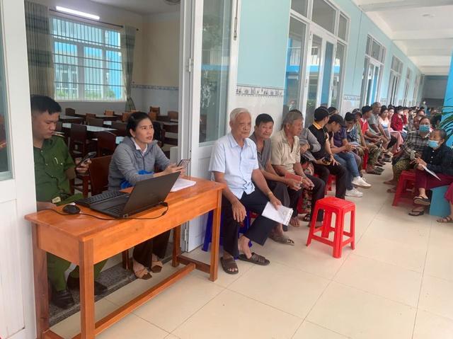 TP.HCM: Nhận quà tặng lễ Quốc khánh 2.9 thật hạnh phúc- Ảnh 1.