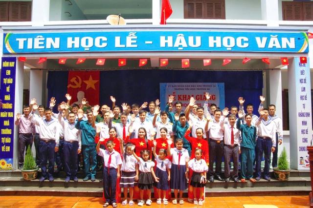 Đặc khu Trường Sa tổ chức khai giảng năm học 2025-2026 - Ảnh 1.