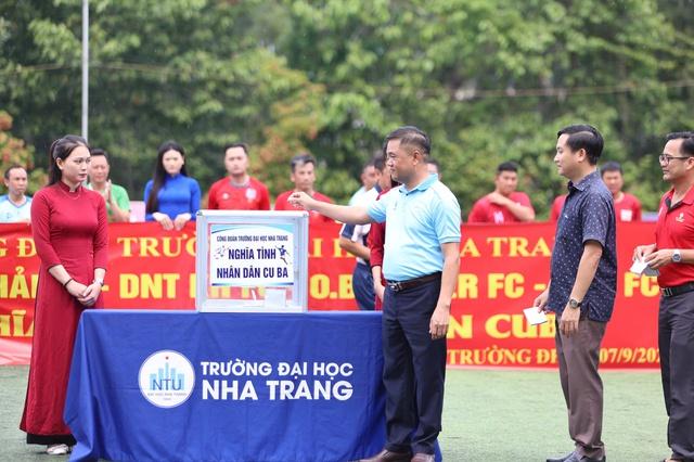 Sân cỏ Trường ĐH Nha Trang rộn ràng giải bóng đá vì nhân dân Cuba- Ảnh 2.