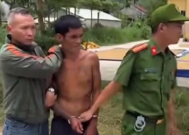 Bắt giữ người đàn ông cầm dao đuổi chém công an và người đi đường - Ảnh 1.
