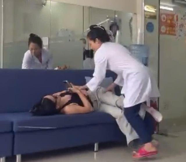 Vụ bác sĩ nha khoa hành hung khách hàng: Tạm ngưng hoạt động phòng khám - Ảnh 2.