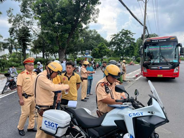 Công an TP.HCM tổng xử lý xe khách, bến bãi ngay sau phản ánh của Thanh Niên- Ảnh 7.
