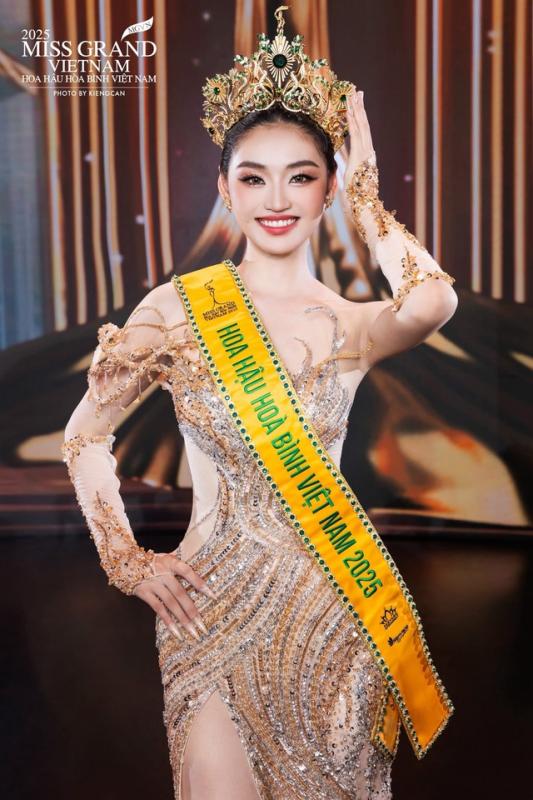Hàng xóm kể chuyện về hành trình vượt khó của Hoa hậu Hòa bình Việt Nam 2025  - Ảnh 4.