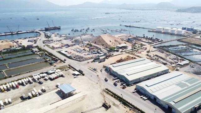Khánh Hòa sẽ lấn biển xây kho xăng dầu phục vụ sân bay Cam Ranh- Ảnh 1.