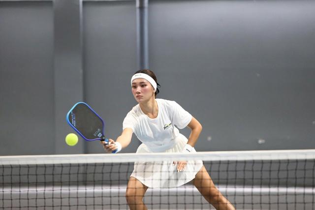 NSND Việt Anh cùng các người đẹp khuấy động giải ZonZon Pickleball Charity 2025- Ảnh 3.