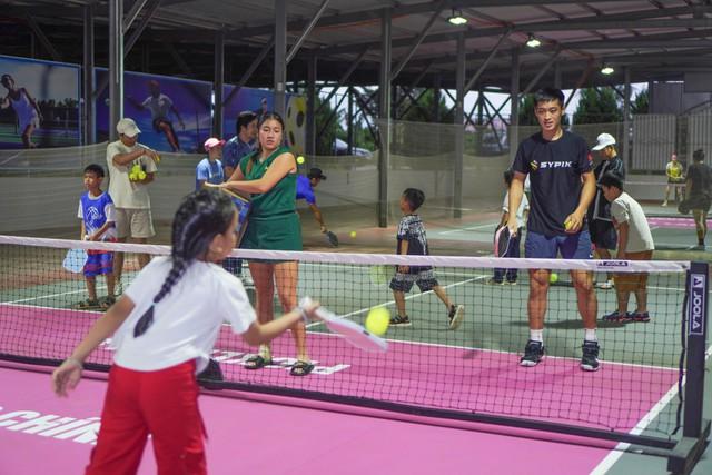 Hai VĐV pickleball Quang Dương và Vinh Hiển chung tay cùng đồng bào vùng lũ miền Bắc - Ảnh 5.