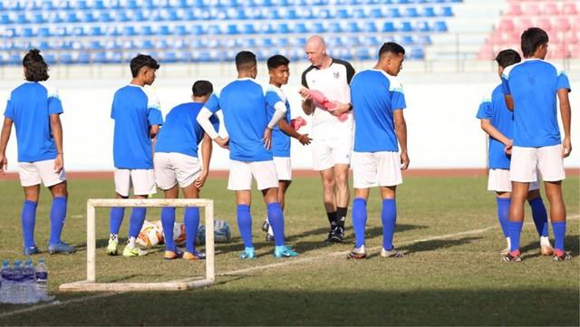 Nhiều tuyển thủ Nepal bị thất nghiệp trước trận gặp đội tuyển Việt Nam, chờ AFC xử Malaysia- Ảnh 1.