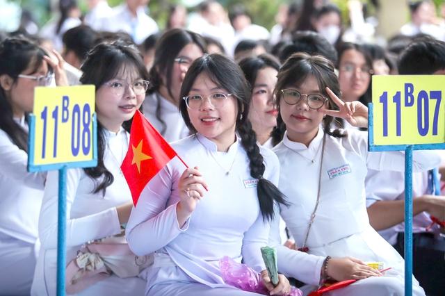 Chia phe tranh luận về việc giữ hay bỏ xét tuyển đại học bằng học bạ - Ảnh 1.
