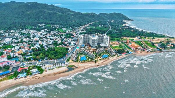 Địa thế phong thủy và tiềm năng đầu tư của Charm Resort Long Hải- Ảnh 1.