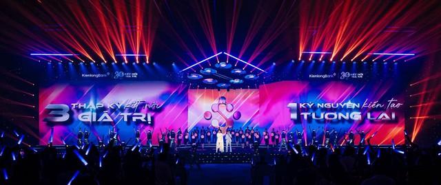 KienlongBank bùng nổ ‘concert công nghệ’, viết tiếp hành trình 30 năm kết nối giá trị - Ảnh 1.