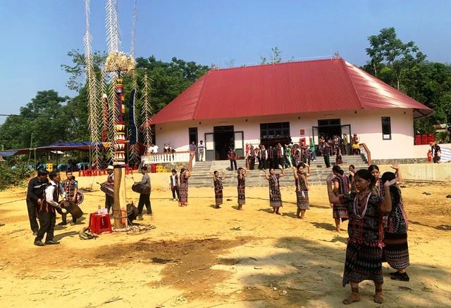 Những ân nhân thầm lặng của làng Cơ Tu ở Đà Nẵng: Hiến đất vì cộng đồng - Ảnh 1.