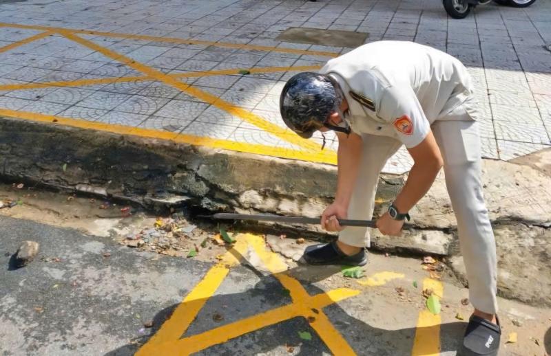 Bão số 12: Sóng dữ xuất hiện ở cửa sông Hàn - Ảnh 9.