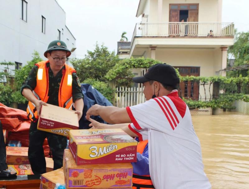 Đà Nẵng: Bộ đội căng mình 'vá' kè biển Duy Nghĩa- Ảnh 7.