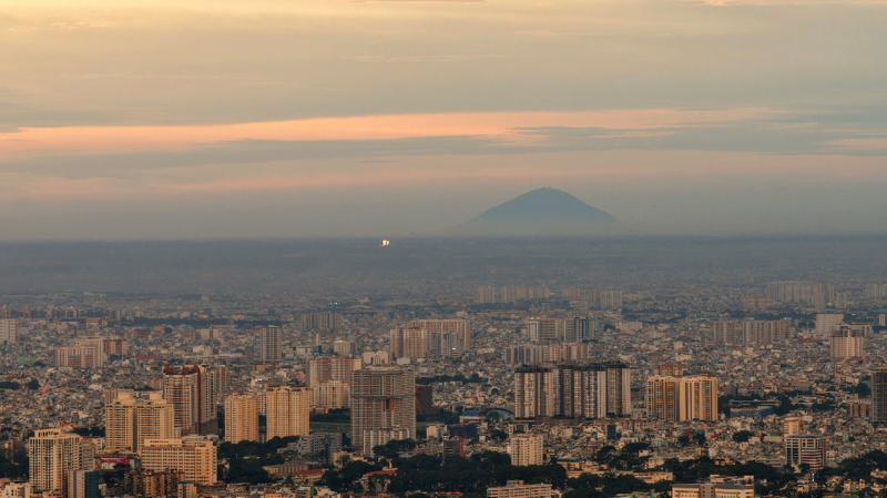 Rằm tháng 8: Ngắm núi Bà Đen Tây Ninh từ TP.HCM, thấy tượng Phật Bà trên đỉnh  - Ảnh 6.