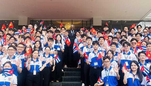 Chủ tịch Quốc hội Cuba làm việc tại Trường ĐH Sư phạm kỹ thuật TP.HCM - Ảnh 5.