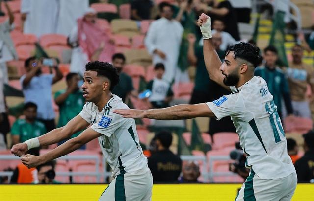 Indonesia được 2 quả phạt đền, vẫn thua ngược Ả Rập Xê Út: Mộng World Cup sắp tan tành- Ảnh 2.