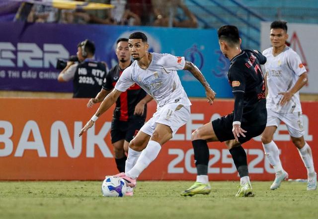 Lịch thi đấu V-League hấp dẫn hôm nay: Đại chiến ở Gò Đậu, HLV Harry Kewell thắng nổi ‘tướng’ Chỉnh?- Ảnh 2.