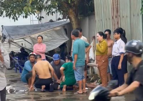 Nam thanh niên nguy kịch vì bị 'điện giật' khi tháo bóng đèn- Ảnh 1.