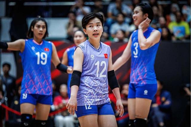Bóng chuyền nữ Việt Nam vượt khó trước SEA Games 33: Tại sao không thể tập huấn nước ngoài?- Ảnh 1.