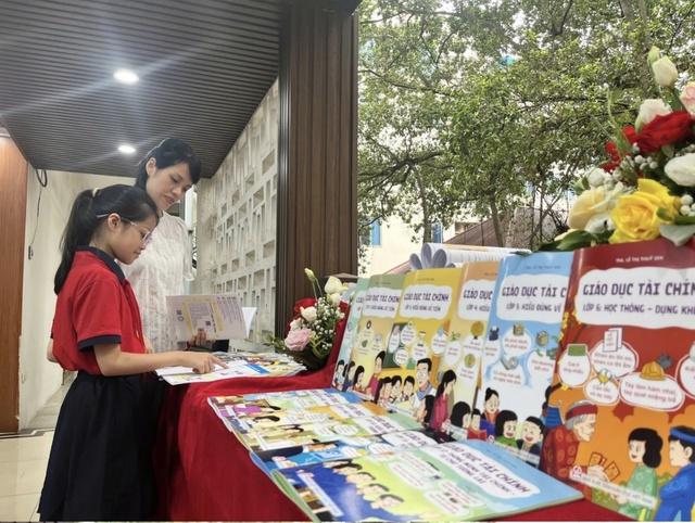 Kiến thức tài chính, 'Vắc - xin' miễn phí cho học sinh trên không gian mạng- Ảnh 1.