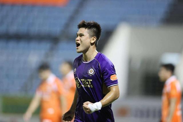 Bảng xếp hạng V-League mới nhất: Thắng dễ Đà Nẵng, CLB Hà Nội không còn chìm dưới đáy- Ảnh 1.