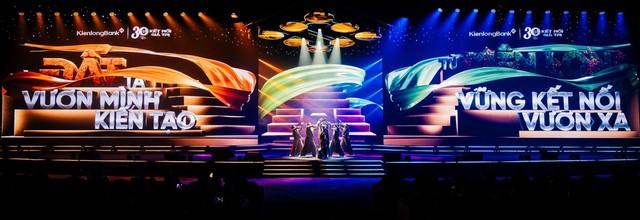 KienlongBank bùng nổ ‘concert công nghệ’, viết tiếp hành trình 30 năm kết nối giá trị - Ảnh 3.