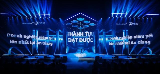 KienlongBank bùng nổ ‘concert công nghệ’, viết tiếp hành trình 30 năm kết nối giá trị - Ảnh 4.
