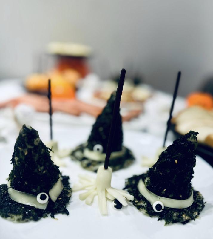 Người mẹ 3 con tự làm mâm cỗ Halloween, dân mạng ngạc nhiên, khen hết lời  - Ảnh 8.