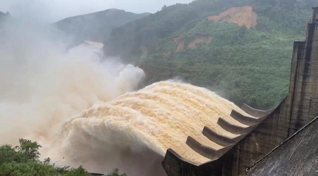 Thượng nguồn Huế mưa lớn, lũ sông Hương đang lên trở lại- Ảnh 1.