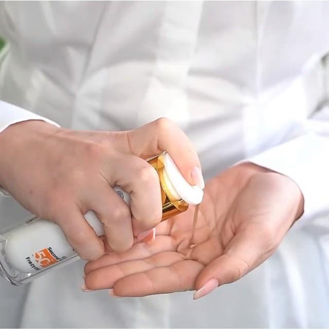 Top 10 kem chống nắng nâng tone cho nàng lười makeup vẫn tự tin khỏi cần filter - Ảnh 6.