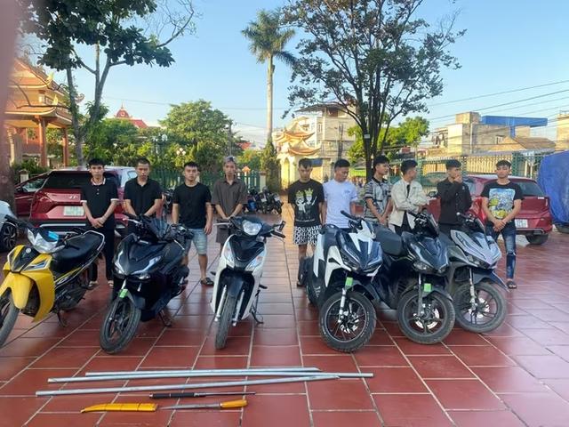 Khởi tố 10 thanh niên mang hung khí tham gia hỗn chiến ở Hải Phòng  - Ảnh 1.
