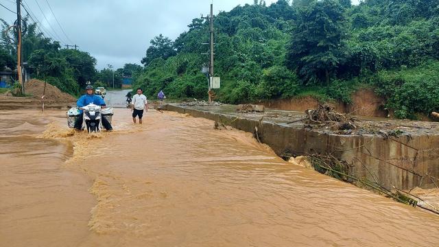 Cầu tạm dự án điện gió cản trở dòng chảy gây ngập tại Quảng Trị - Ảnh 3.