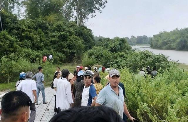 Đà Nẵng: Tìm kiếm người phụ nữ nghi trượt chân rơi xuống sông khi đi chăn bò - Ảnh 1.