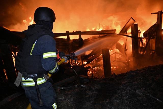 Chiến sự Ukraine ngày 1.315: Nga tấn công Kharkiv, tiến lên ở Donetsk - Ảnh 1.