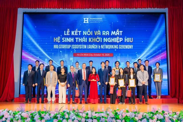 HIU ra mắt hệ sinh thái khởi nghiệp: Khi sinh viên được học, được làm, được thử và được sai- Ảnh 1.