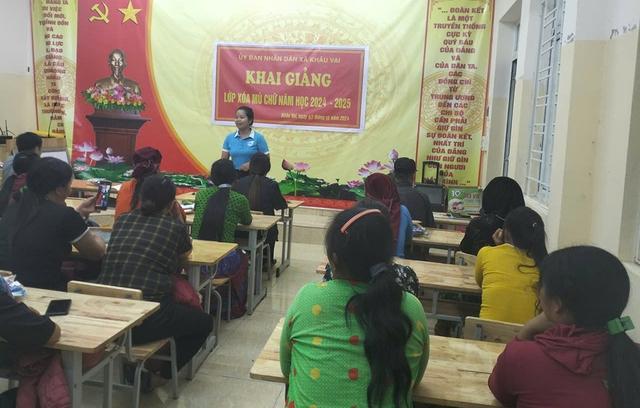 Gieo chữ Khâu Vai: Hành trình thay đổi cuộc sống của người phụ nữ dân tộc Nùng - Ảnh 2.