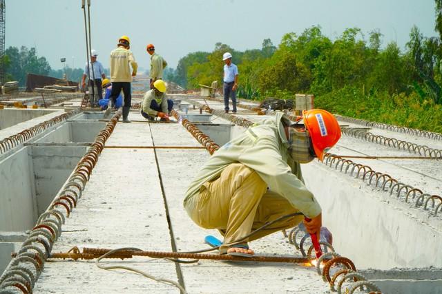 Thủ tướng Phạm Minh Chính: Cao tốc ĐBSCL về đích đúng hẹn, không bàn lùi - Ảnh 3.
